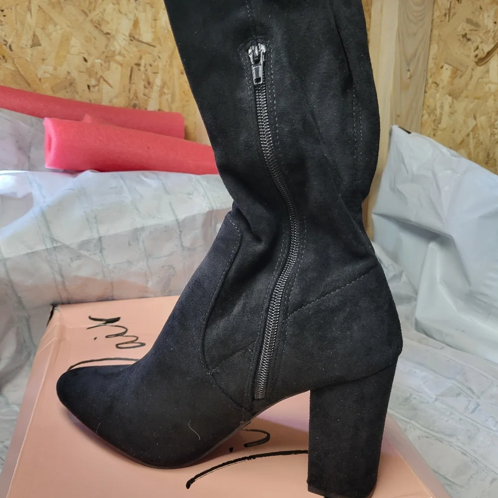 Wild Pair New in Box Bravy Over the Knee Black Micro Suede Boot‎ Size 9.5